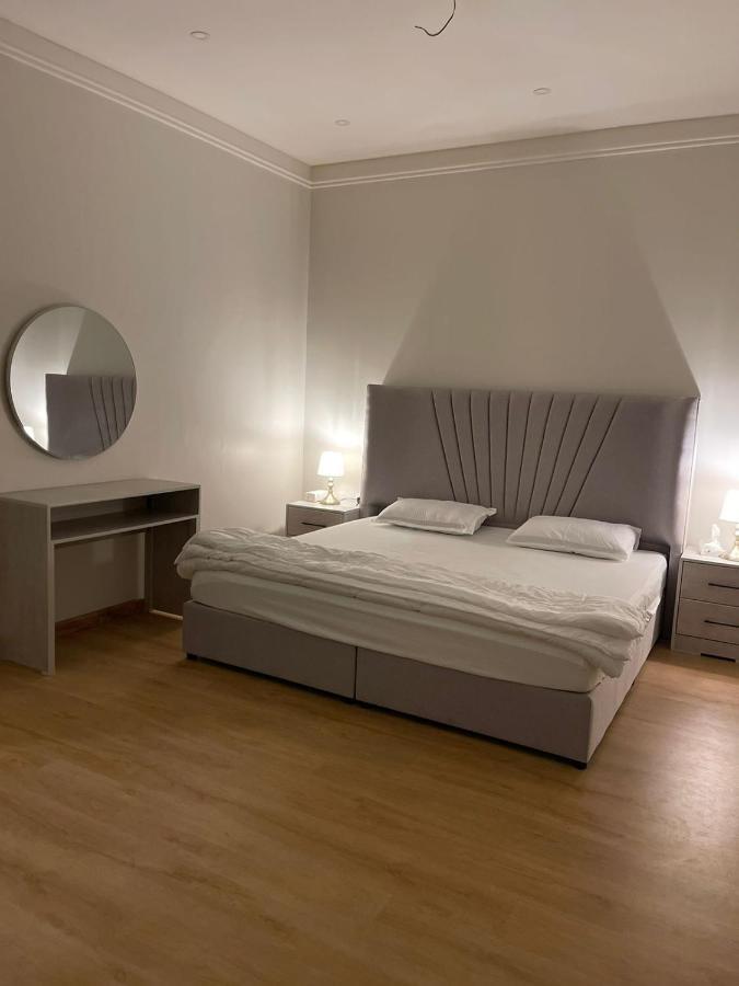 Appartement عائلية خاصة مفروشة في 1